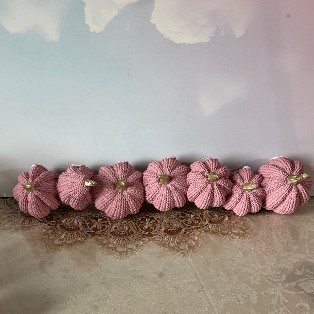 Harvest Pink Knitted Pumpkins Decor (resin) - Picture 4 of 11